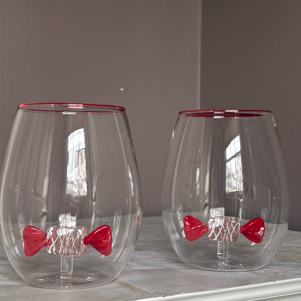 Red and Clear Glass Tumblers with Candy Design